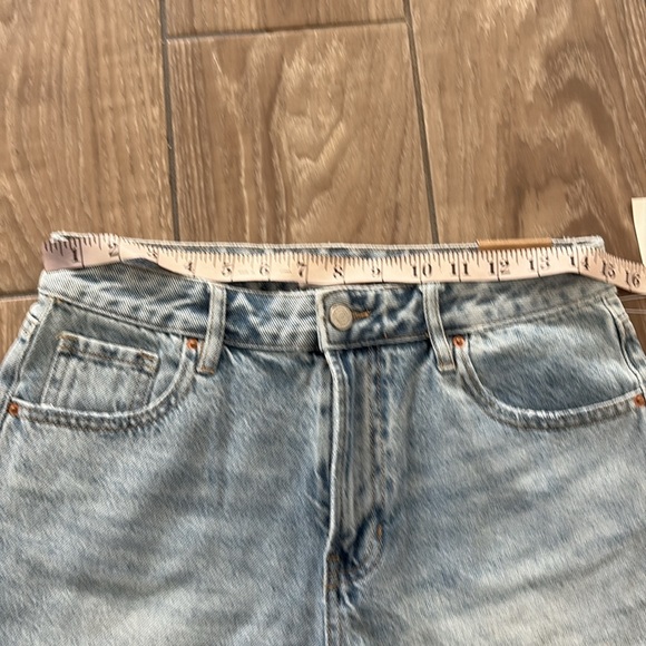 PacSun Women's Light Blue Mid Rise Vintage Inspired Denim cutoff Shorts - Picture 5 of 7